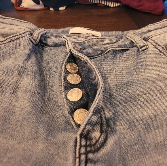 Jeans - Picture 2 of 3